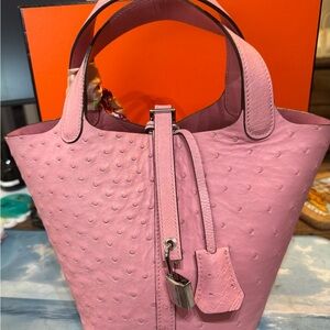 Authentic Ostrich Bucket Feed bag in bubblegum pink 18cm